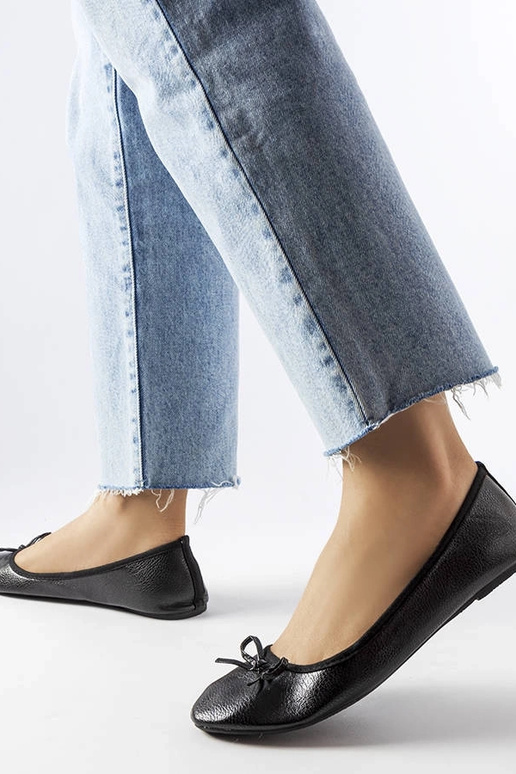 Schwarze Ballerinas mit...