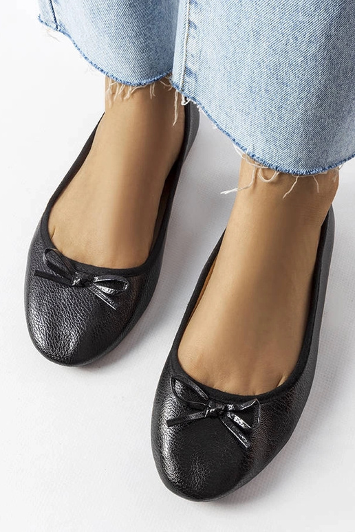 Schwarze Ballerinas mit...