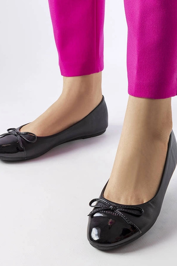 Schwarze Lackleder-Ballerinas von Despins