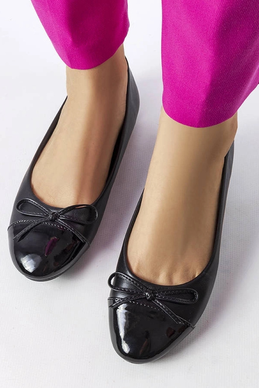 Ballerines en cuir verni noir de Despins