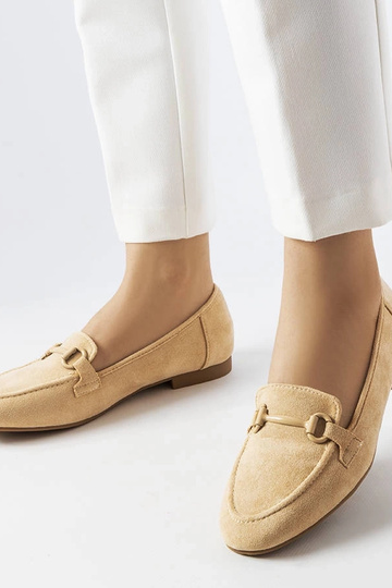 Beige Wildleder-Loafer für Damen mit Hinkle-Schnalle
