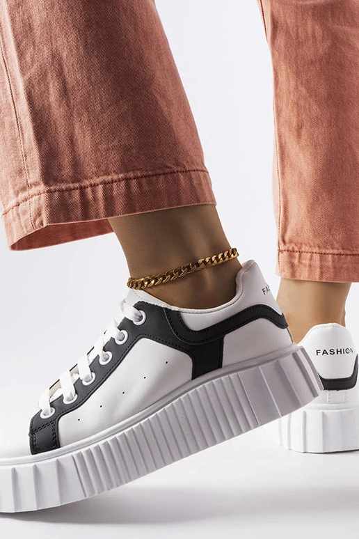 Hvide sneakers på Gosselin platformen