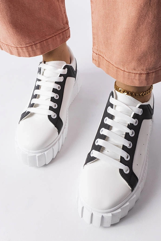 Hvide sneakers på Gosselin platformen