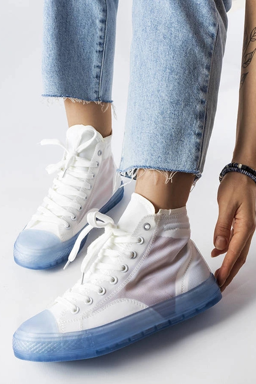 Baskets montantes bleues et blanches... Baskets montantes bleues et blanches...