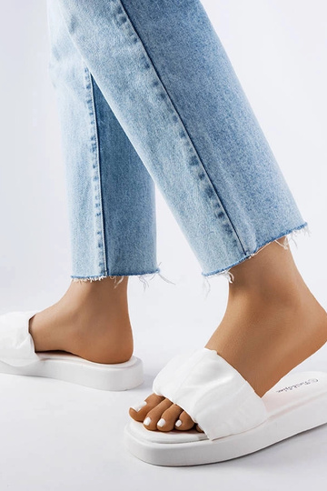 Weiße Flip-Flops mit... 2