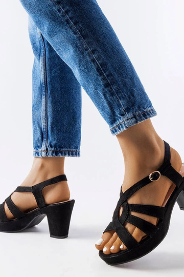 Schwarze Monjeau-Sandalen...