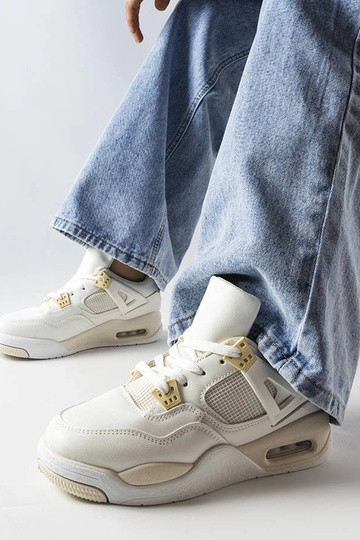Beige sneakers lavet af kombinerede materialer Malas 2