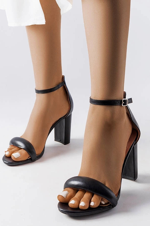 Sandales à talons carrés Hane noires