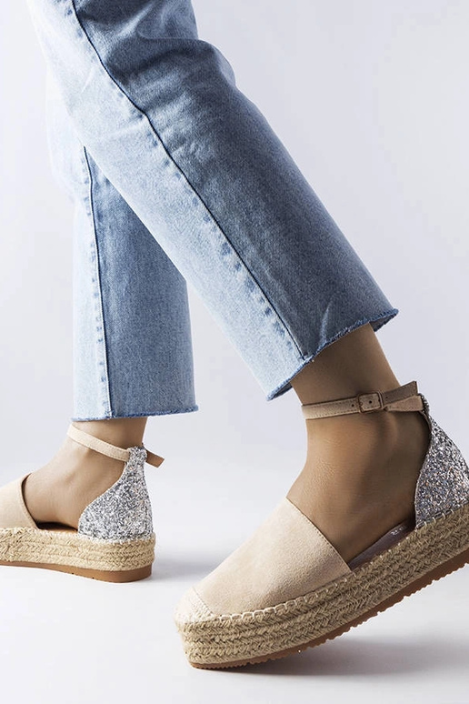 Espadrilles beiges avec empiècement...