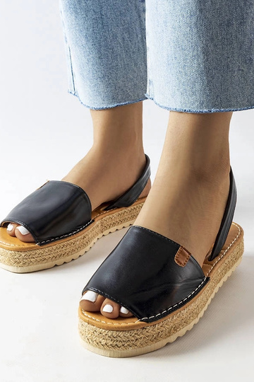 Zwarte espadrilles op een platform, „Sadbera"