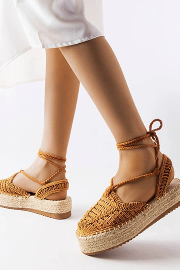 Espadrilles à lacets camel...