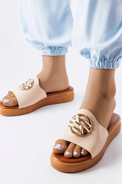 Michelles beige platform flip-flops Michelles beige platform flip-flops