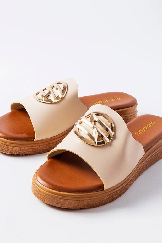 Michelles beige platform flip-flops Michelles beige platform flip-flops