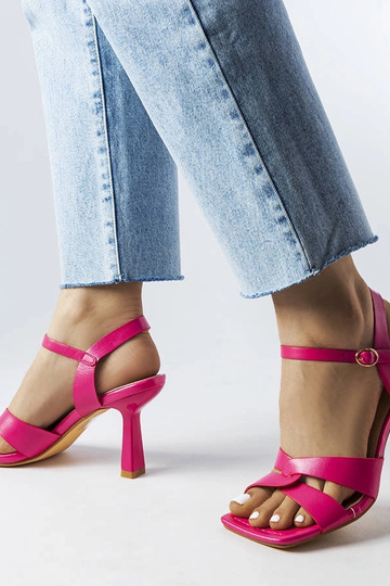 Pink højhælede sandaler med rem Karolina