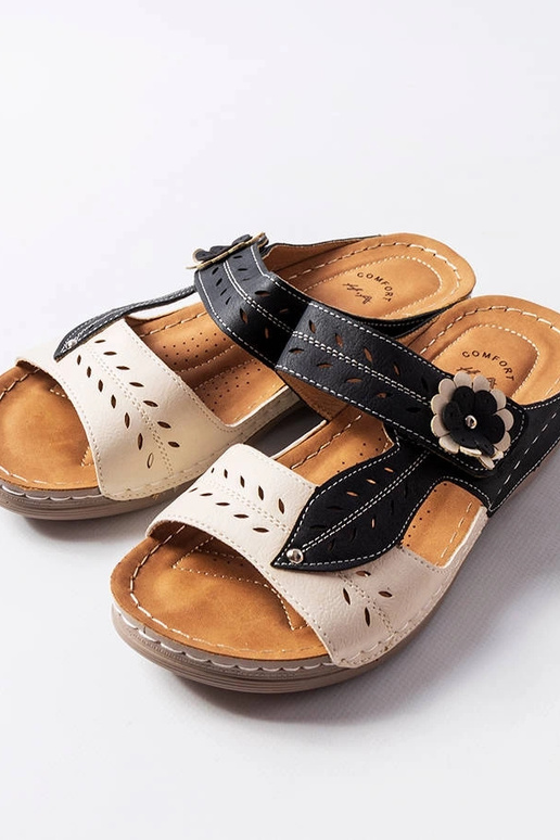 Tongs noires à talon compensé Jolanta