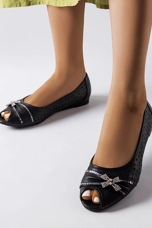 Durchbrochene schwarze Ballerinas mit...