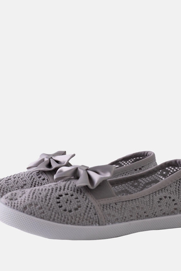 Grå gennembrudte...