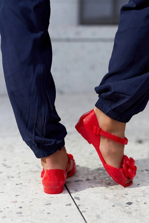 Rote Ballerinas mit Lucchese-Blume