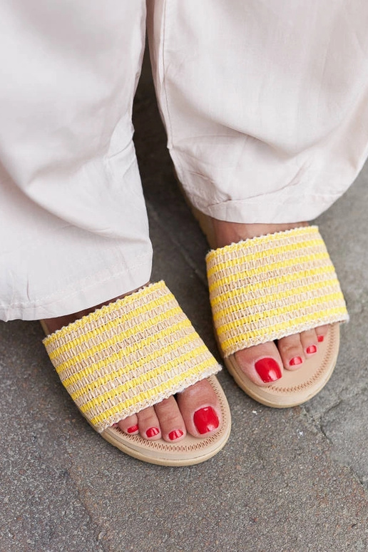 Tongs tressées jaunes Capovalle Tongs tressées jaunes Capovalle