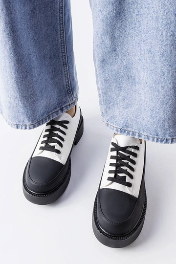 Chaussures plates blanches...