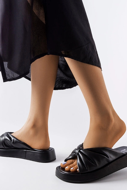 Sorte flip-flops med lav kile Hog Sorte flip-flops med lav kile Hog