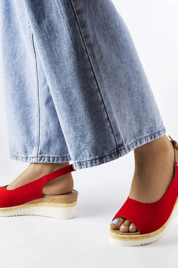 Sandales rouges sur...