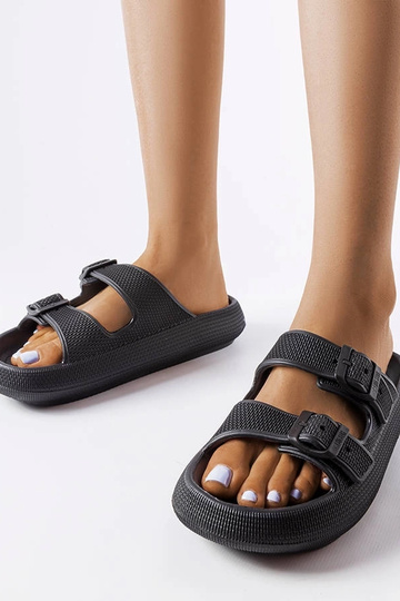 Black Big Star flip-flops...