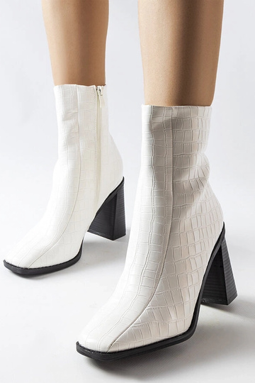 Belluci weiße Stiefeletten...