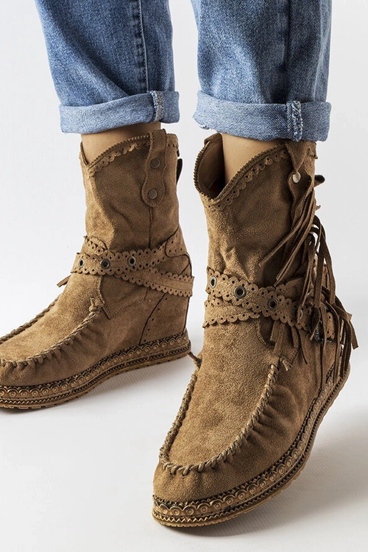 Dunkelbraune Keilstiefeletten von...