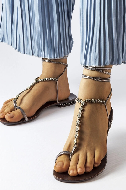 Sandales gris foncé avec zircons Troghi