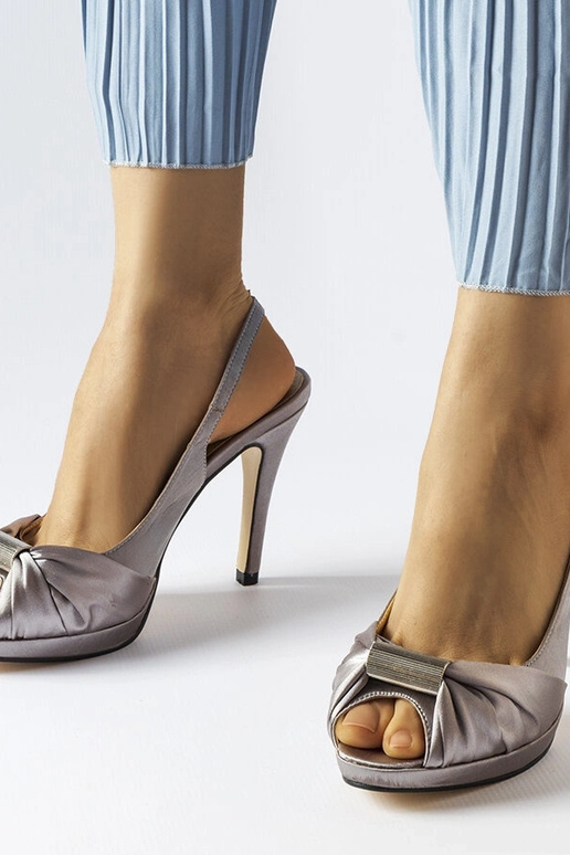 Crispina hellgraue High Heel-Sandalen