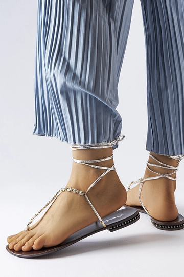 Silberne Sandalen mit... 2