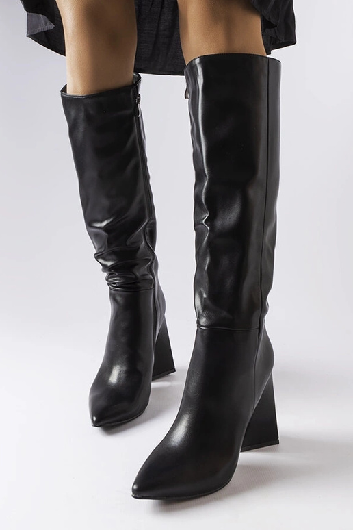 Schwarze Stiefel mit Absatz, „Medicina"