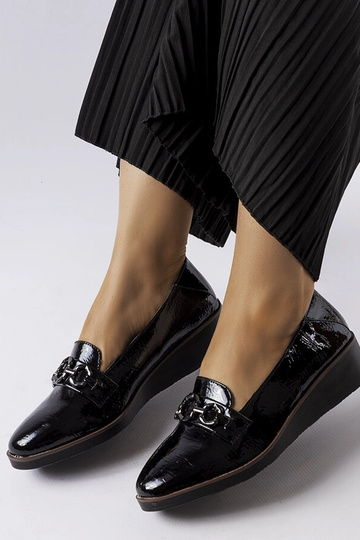 Mocassins noirs vernies sur... 2