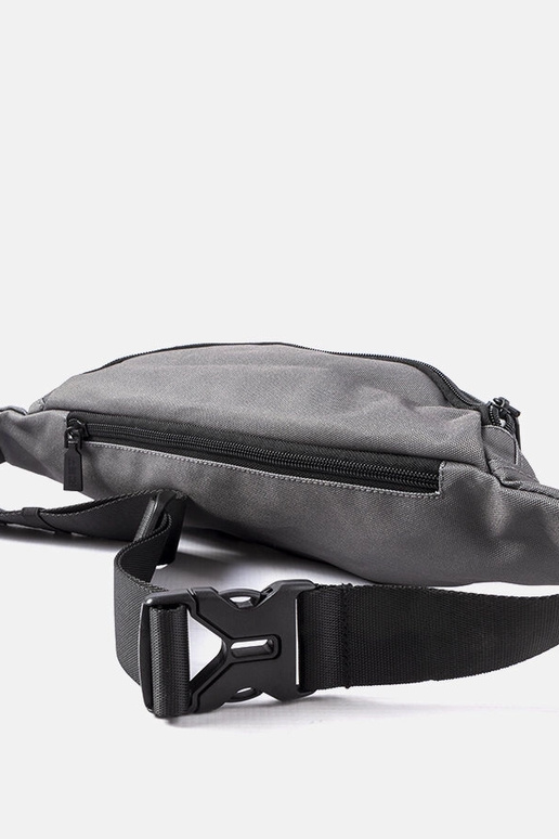 Rein gris sur la sangle Big Star...