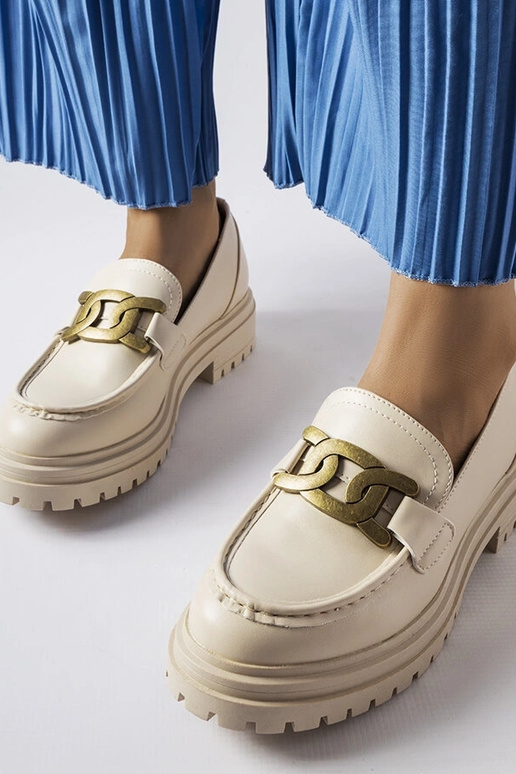 Beige loafers dekoreret med et... Beige loafers dekoreret med et...