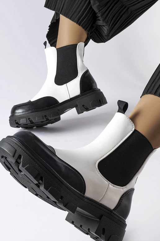 Albany – Schlupfstiefel in Schwarz...