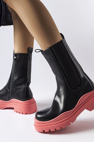 Schwarze Stiefeletten mit bunter Delebio-Sohle 2