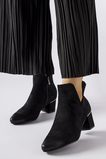 Schwarze Stiefeletten mit...