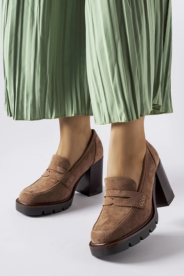 Escarpins bruns avec...