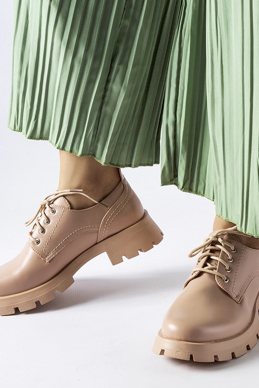 Chaussures Charleston beiges finition... Chaussures Charleston beiges finition...