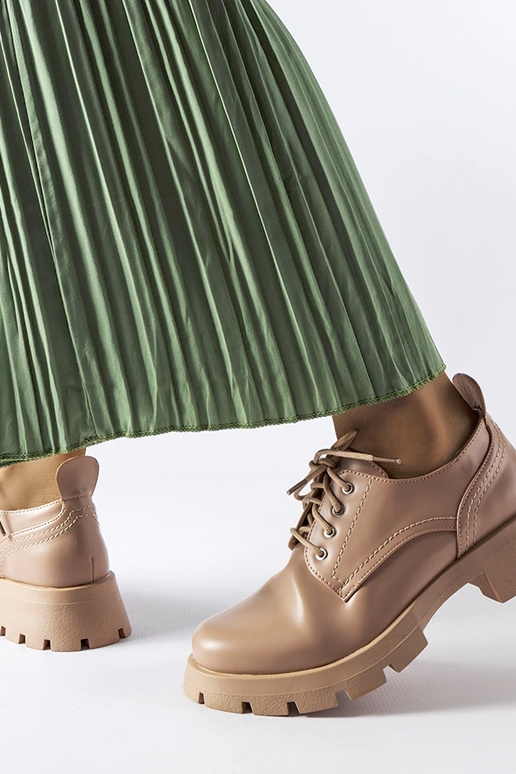 Beige Charleston-Schuhe mit mattem... Beige Charleston-Schuhe mit mattem...