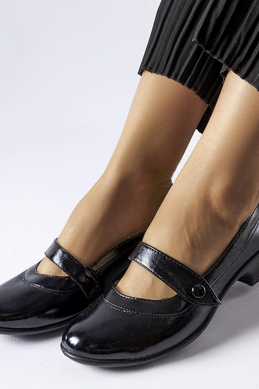 Schwarze Pumps mit niedrigem Absatz Simi Schwarze Pumps mit niedrigem Absatz Simi