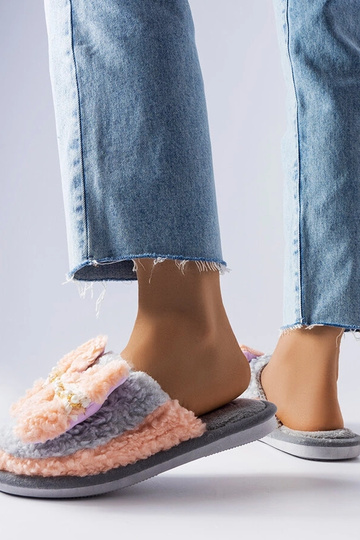 Chaussons gris et rose avec... 2