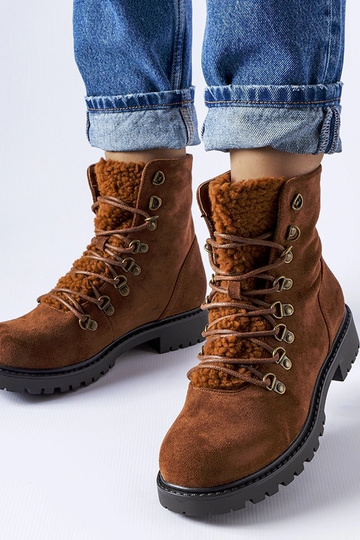 Bottes en daim artificiel...