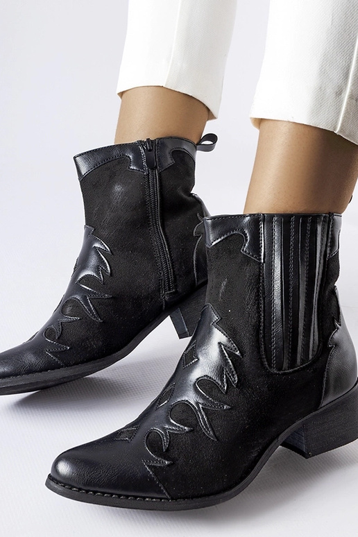 Bottes de cowboy noires à petit talon...