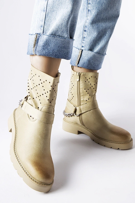 Grüne durchbrochene Stiefeletten mit... Grüne durchbrochene Stiefeletten mit...