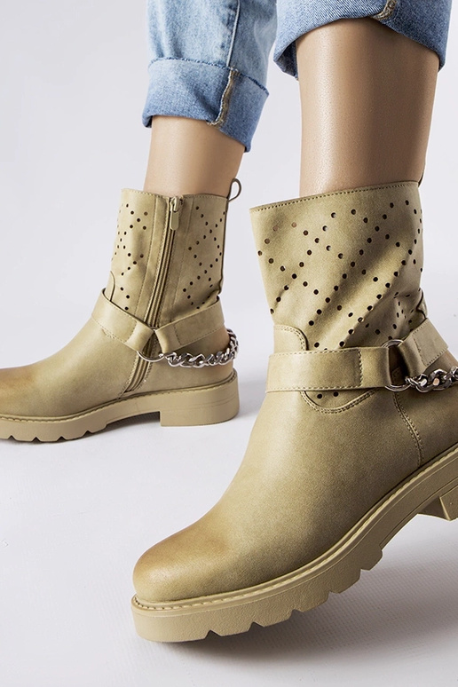 Grüne durchbrochene Stiefeletten mit... Grüne durchbrochene Stiefeletten mit...