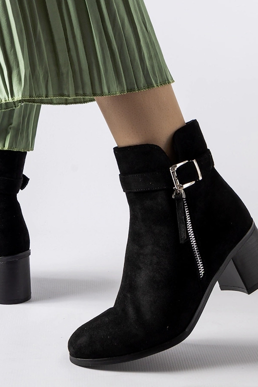 Schwarze Stiefeletten mit niedrigem...