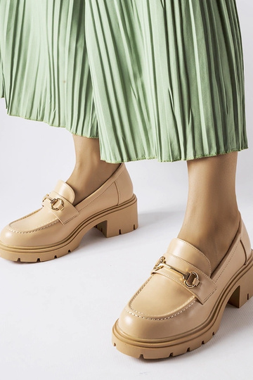 Zandkleurige halfhoge...